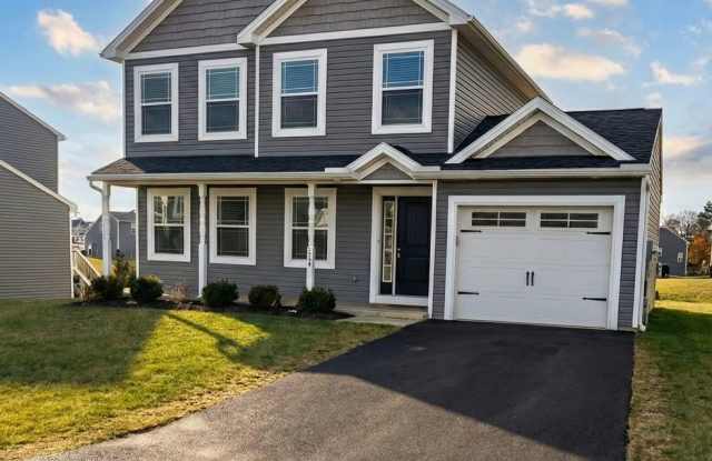 3 Bed, 2.5 Bath - Single Family Home - AVAILABLE NOW Gallery 3