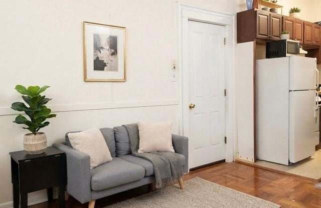 1821 SPRING GARDEN STREET Gallery 2