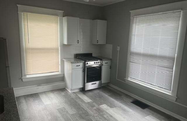 920 S Main St Apt 3 photos photos