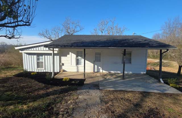 3-Bedroom Single-Family Home with Hardwood Floors and Carport in Sparta photos photos 3-Bedroom Single-Family Home with Hardwood Floors and Carport in Sparta photos photos