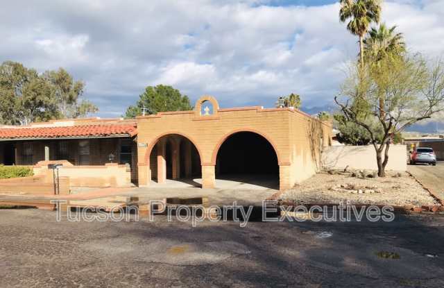 7742 East Tanque Verde Lane - 7742 East Tanque Verde Lane, Tucson, AZ 85715