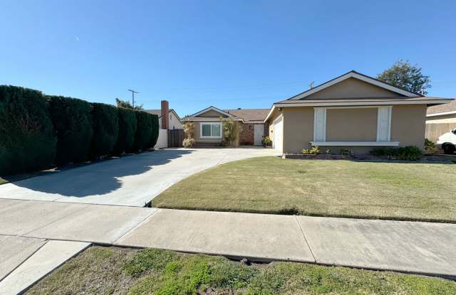 Single Story 3Bed Interior Location Large Yard photos photos