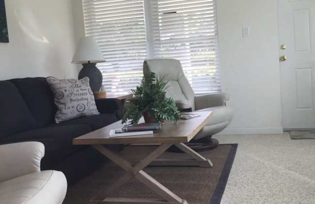 2BR/2BA Venice Island Duplex Gallery 4