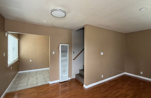 6201-6205 Bromley Ave - 2 Gallery 4