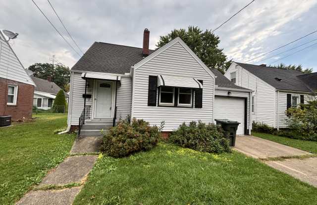 1638 Spring Ave NE photos photos