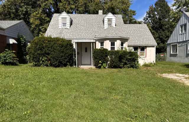3 Bedroom/ 1.5 bath tucked away in "The Elms" Gallery 1