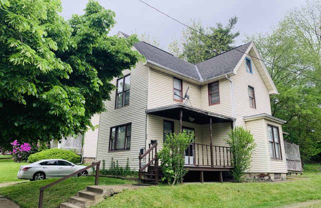 926 Main Ave W photos photos