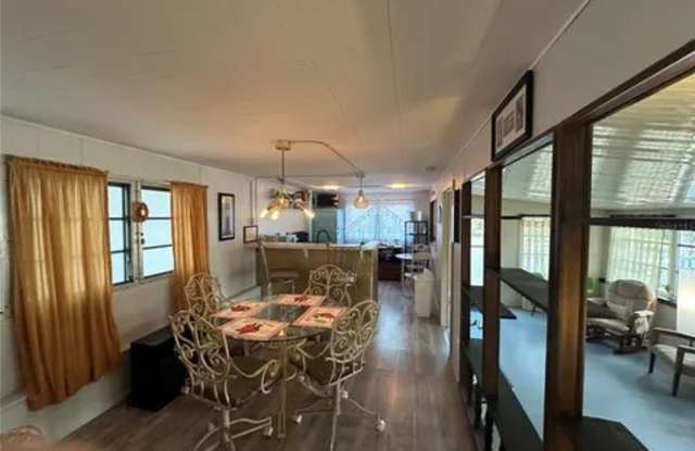 5900 South Oakridge Drive Gallery 3