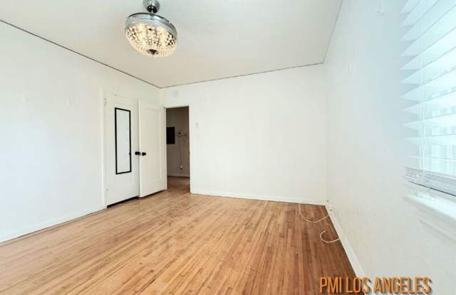 7001 2nd Avenue Gallery 3
