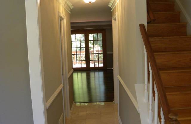 6049 BONNIE BERN COURT Gallery 2