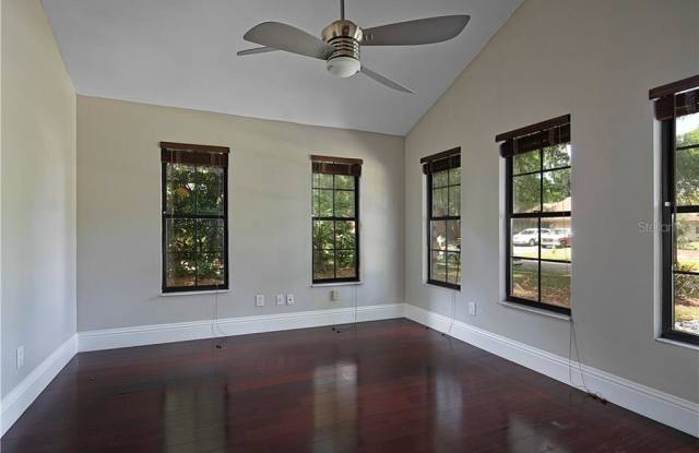 1511 HOLLEMAN DRIVE Gallery 4