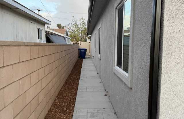 6631 Western Avenue Gallery 3