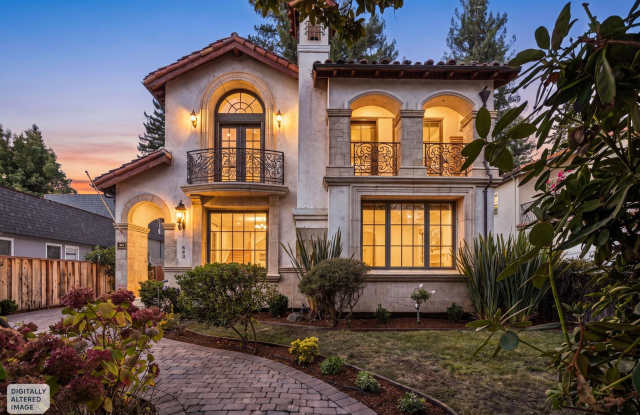 A Distinctive California Mediterranean Residence in Old Palo Alto Gallery 1
