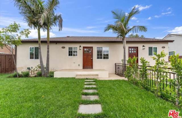6915 Encino Ave photos photos