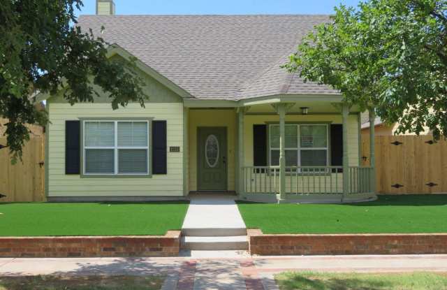 2115 9th Street photos photos