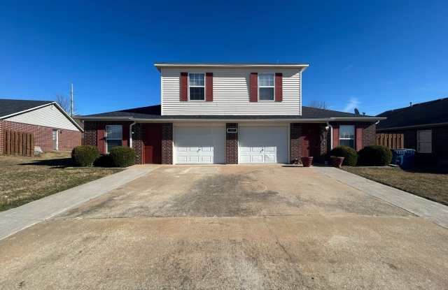 3302 SW Landau Ct Apt 1 & 2 photos photos