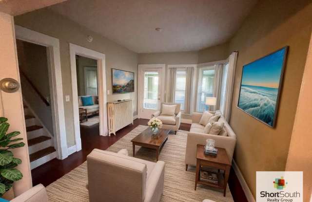 3 bed 1.5 bath Single Family Home Gallery 1