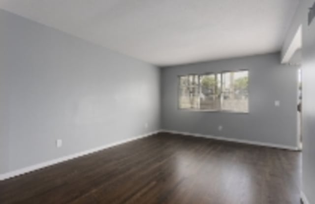 423 W 87th Pl Gallery 4