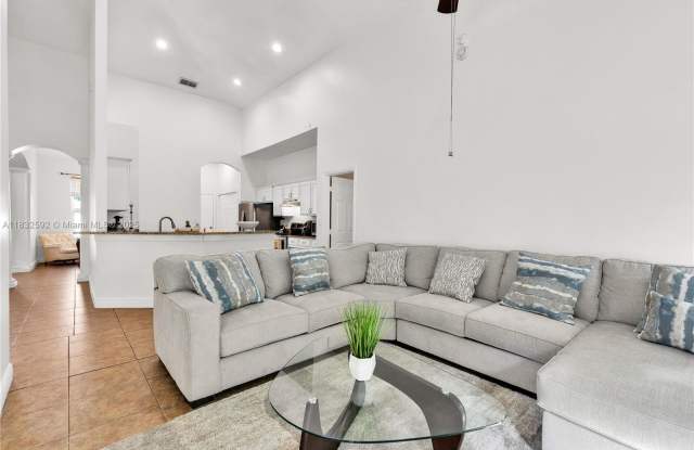 334 colony st photos photos