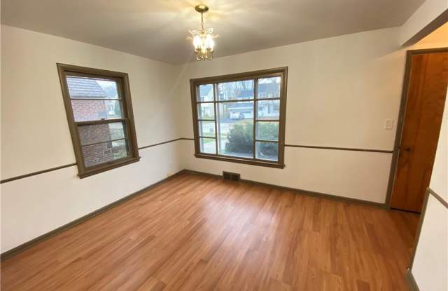 4015 Ellison Gallery 3