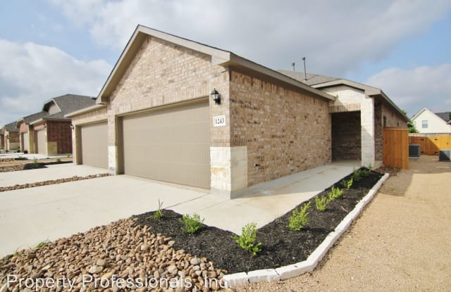 1243 Old FM 306 - 1243 Old Fm 306, New Braunfels, TX 78130