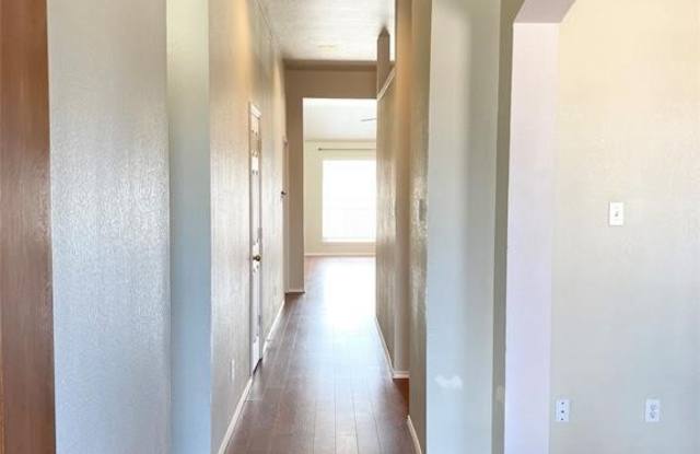 1118 Shady Oaks Court Gallery 3