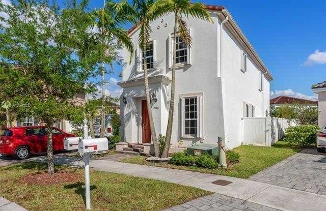 17088 SW 90th Way photos photos