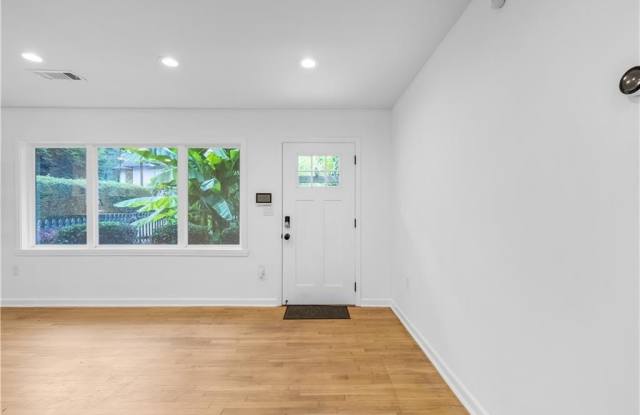 844 Deckner Avenue SW Gallery 4