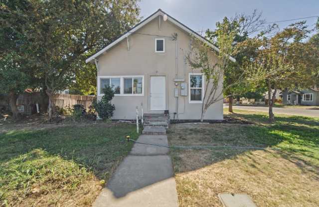 3 bed 1 bath WATER/SEWAR/GAS AND GARBAGE INCLUDED Gallery 1
