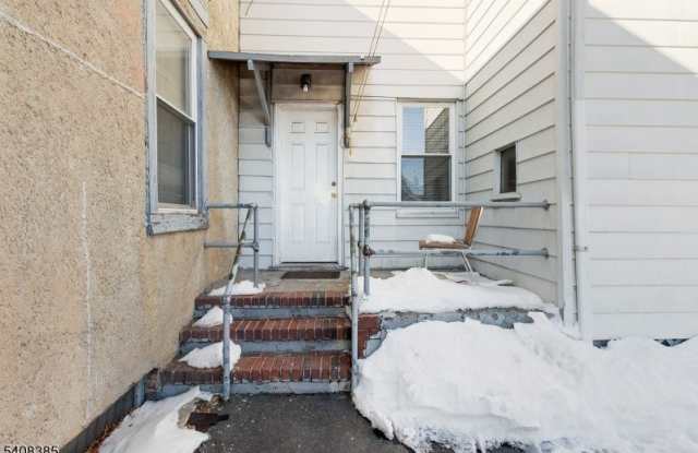 499 Crooks Ave photos photos