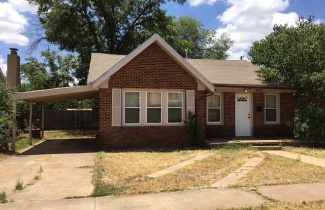 Close to TTU in South Overton photos photos