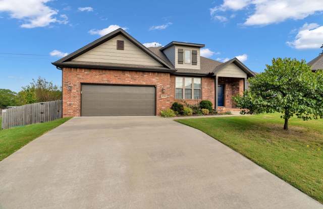 Very well maintained 4 Bed 3 Bath home in Great Location! photos photos