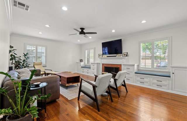 2450 Bonnie Brae Gallery 3