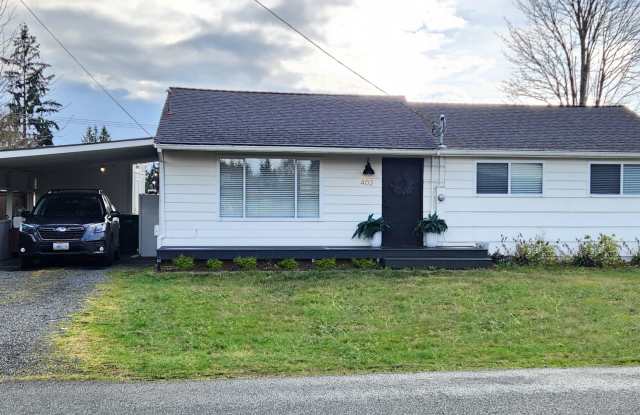 CUTE 3 Bedroom Rambler with Fenced Yard - PET FRIENDLY - 402 Hubbard Road, Bothell West, WA 98021
