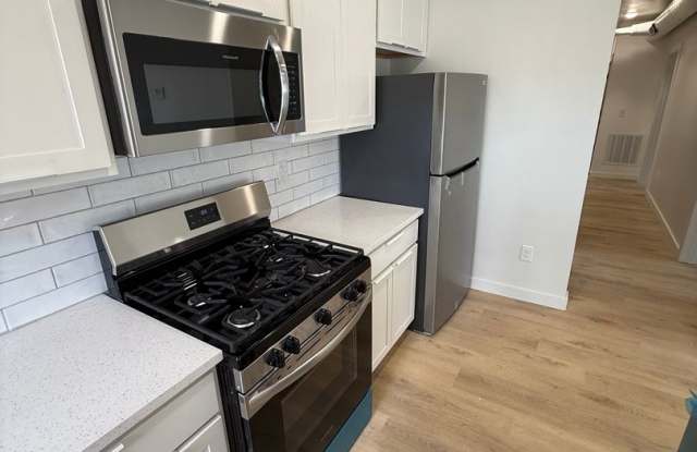 Spacious Luxury 1 Bedroom in Beautifully Restored Historic Building! Gallery 2