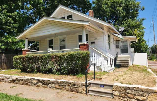 Attractive, updated 3+BR, 1BTH with covered parking photos photos