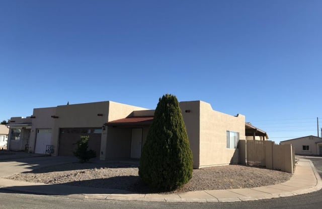 847 FOUR WINDS Circle - 847 Four Winds Cir, Sierra Vista, AZ 85635