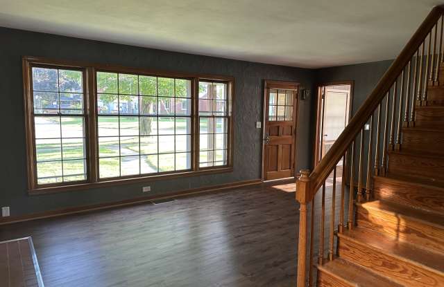 1143 W Harrison St photos photos