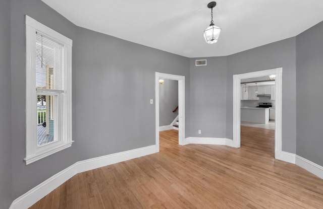70 Holbrook Ave Gallery 3