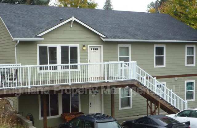 1063 NE B St photos photos