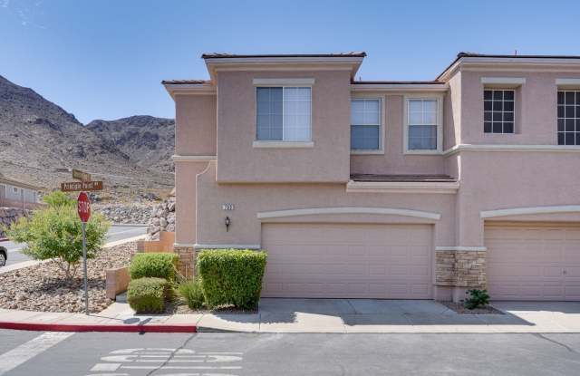 CHARMING 3 BEDROOM TOWN HOME photos photos