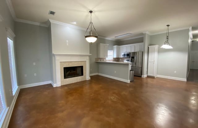 620 Ingleside Dr. - 620 Ingleside Drive, Baton Rouge, LA 70806