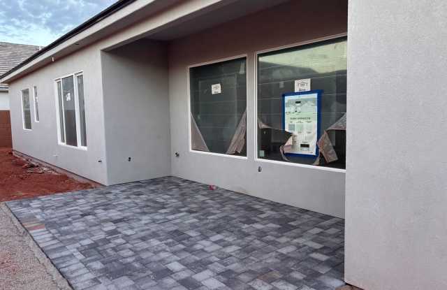 Beautiful 4 bed 3 bath home in Coral Canyon Gallery 3
