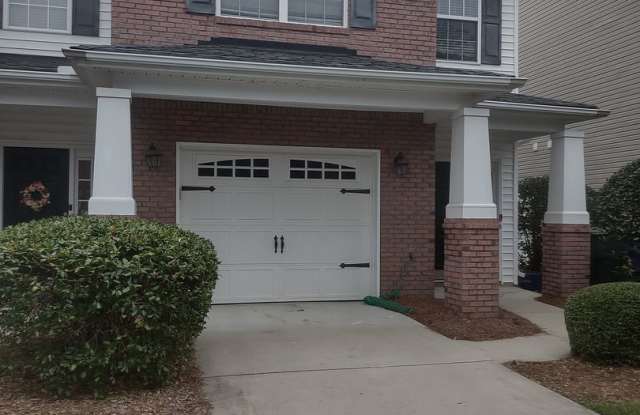 Outstanding Three Bedroom Home located Pennington Square! Minutes Away from Ft. Jackson photos photos