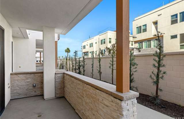 1684 Topanga Gallery 4