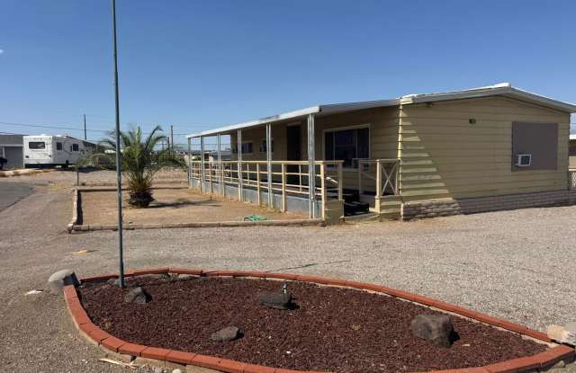 Large Customized 2 Bedroom Manuf Home w/Bonus Room= 3 total bedrooms Gallery 3
