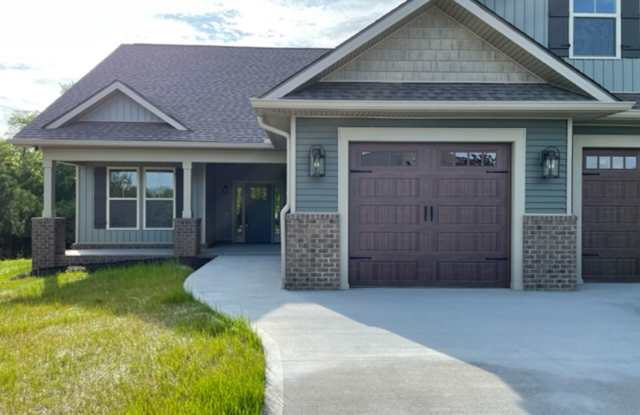 Vonore 37885 - 4 bedroom, 3 bath in Tellico Village - Contact Ed Johnson 865-924-5045 photos photos