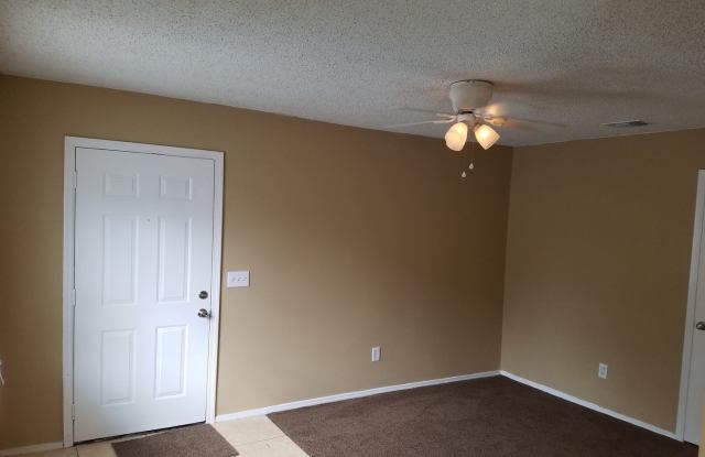 716 Northpoint Circle South Gallery 4