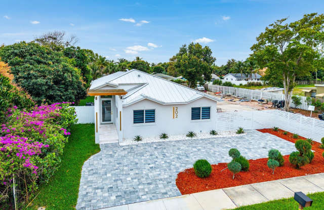 202 SE 4th Street photos photos