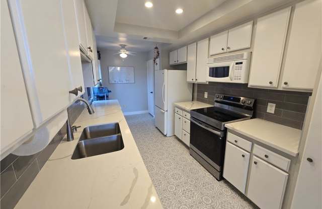8828 Pershing photos photos